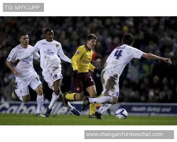 深入分析FPX战队的进攻策略与战术执行细节 深入分析FPX战队的进攻策略与战术执行细节