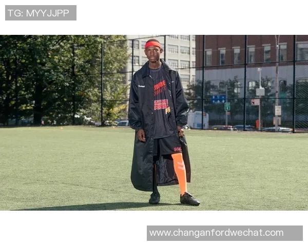 足球明星在美式风格下的独特魅力与个性化形象展示 足球明星在美式风格下的独特魅力与个性化形象展示